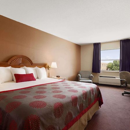 Ramada By Wyndham スーシティ エクステリア 写真